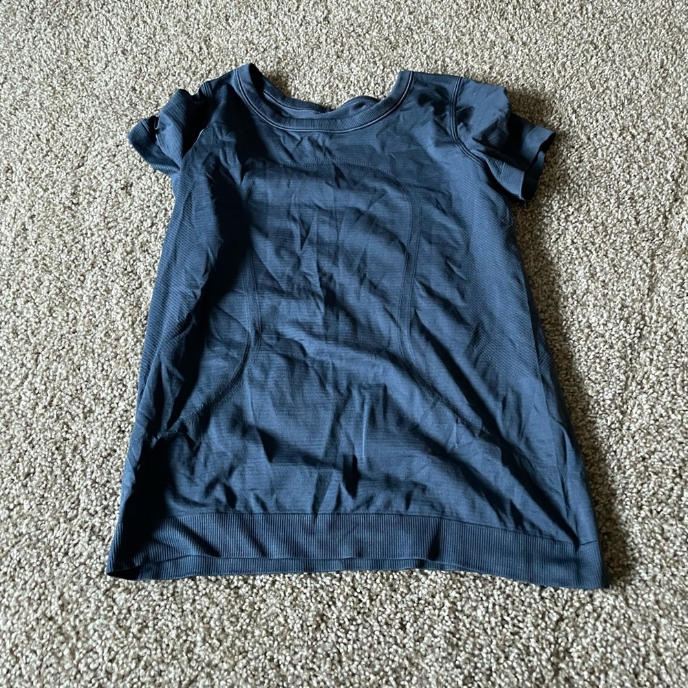 Lululemon short sleeved shirt